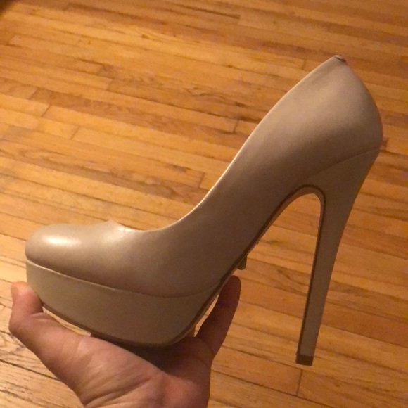Heels - Picture 2 of 4